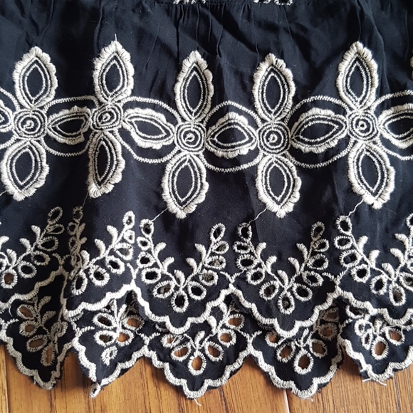 American Eagle Outfitters Eyelit Black Tank Size M - Picture 2 of 9